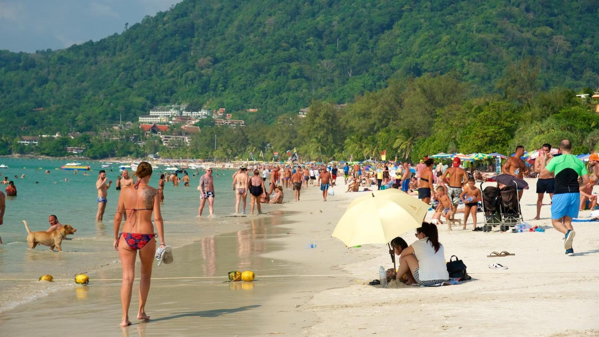 Hotel Beachwalk Patong Exterior foto